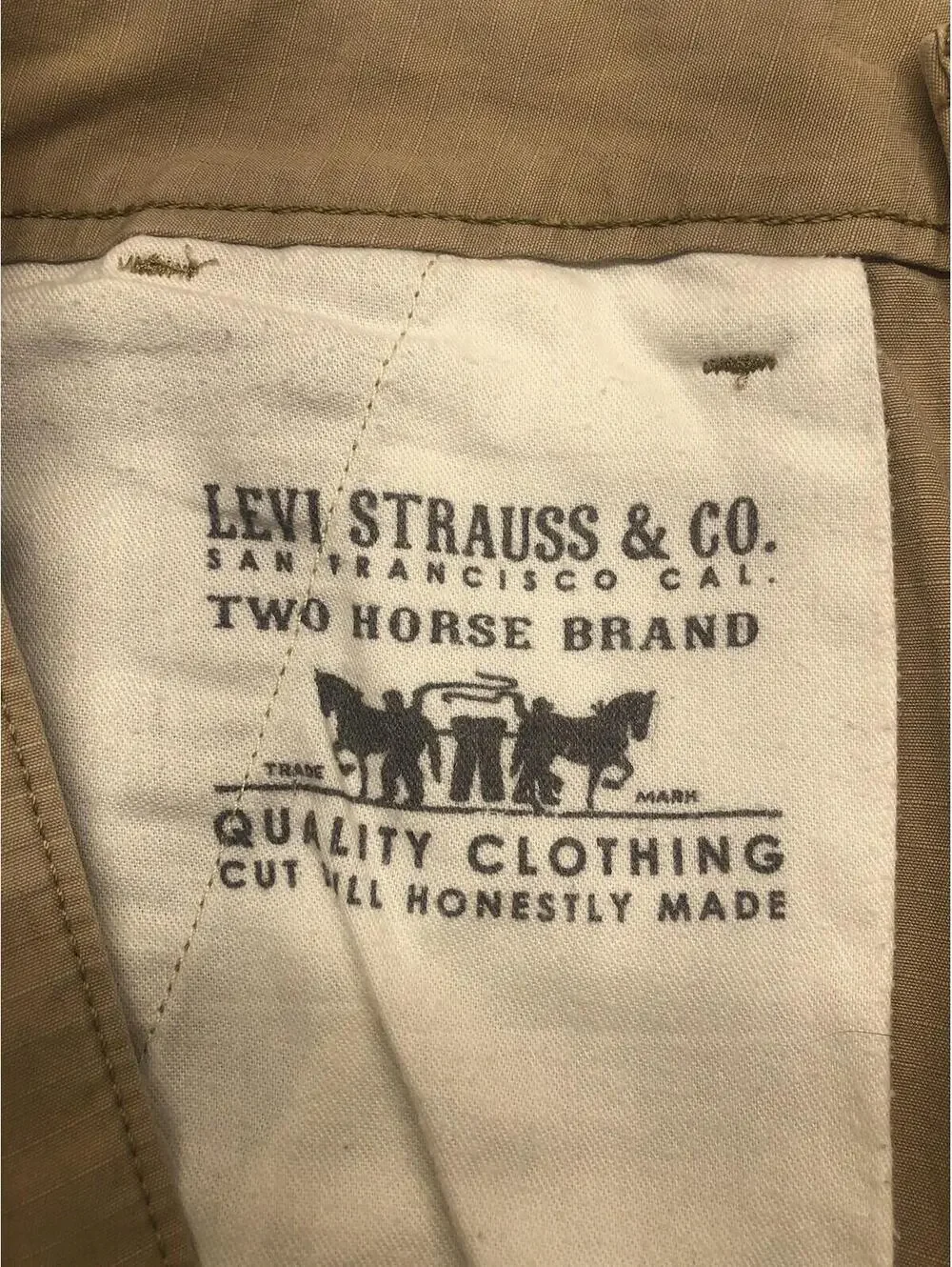 Levis Mens 33 Shorts Khaki Cargo Thigh Pockets Flaps Buttons Cotton